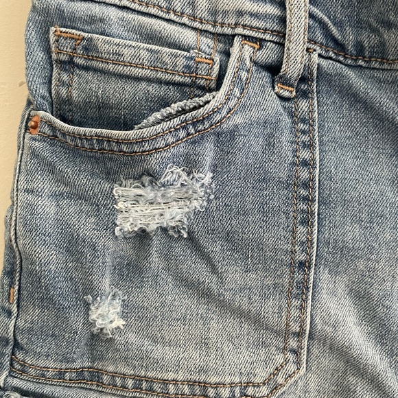 Boyfriend Jean shorts! Size 0 - Picture 2 of 4